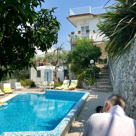 Villa Sorrento Flats Exterior photo